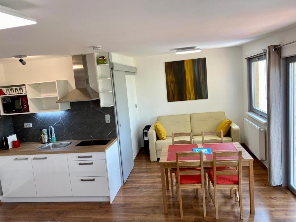 Apartman - E - Vyhlidka Nad Rekou Zdiby Eksteriør bilde